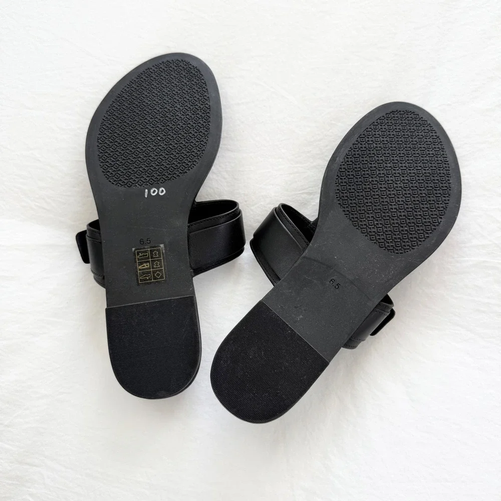 Tory Burch Marsden Black Leather Gold Logo Flat Thong Sandals Size 6.5